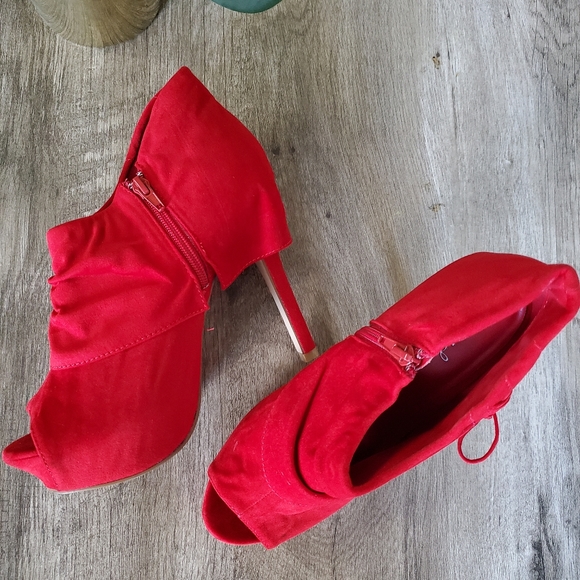 Red platform heels - Picture 5 of 5